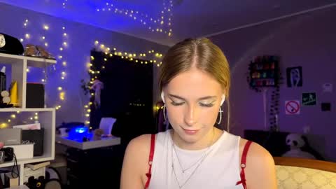 Amily online show from April 18, 2:41 pm