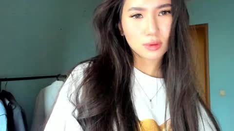 Amina online show from October 24, 12:01 pm