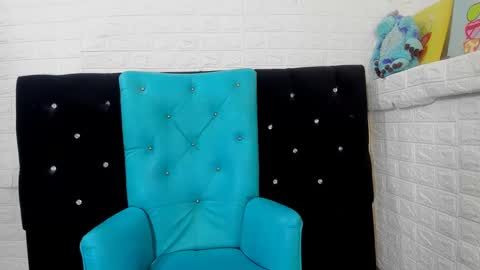 AMIRA online show from March 10, 1:10 pm