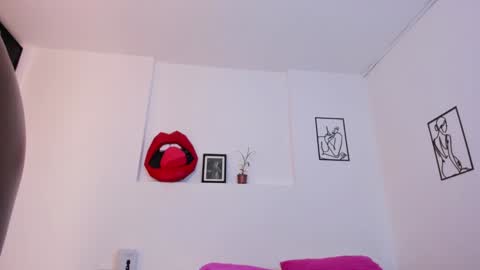 Snapshot of amisi_ari chatting on January 5, 3:55 pm hi guys im ariani ill be off till december 1st for vacation if u want u can add me on snapchat by bio and talk or play there online show from January 5, 3:55 pm