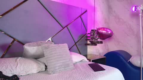 Snapshot of ammy_durand chatting on October 6, 7:29 pm ammy durand online show from October 6, 7:29 pm
