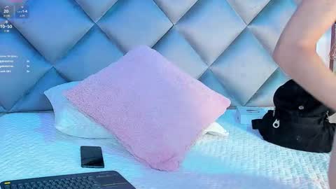Snapshot of ammy_durand chatting on February 17, 3:15 am ammy durand online show from February 17, 3:15 am