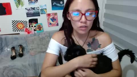 Snapshot of ammysweetx chatting on December 5, 3:59 am yisel online show from December 5, 3:59 am