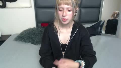 Snapshot of amnesiia_ chatting on September 13, 2:14 pm Amnesia online show from September 13, 2:14 pm