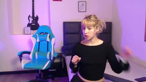 Amnesia online show from October 20, 12:30 pm