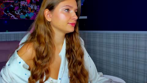 AmyGMT 2 Mon-Sun  0300am-0900am  online show from December 18, 1:05 am