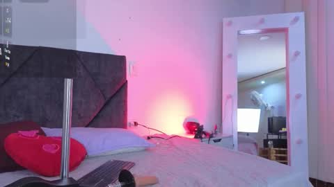 Amy online show from March 28, 3:33 pm