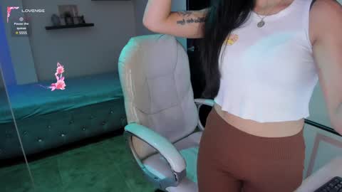     online show from January 7, 7:28 pm