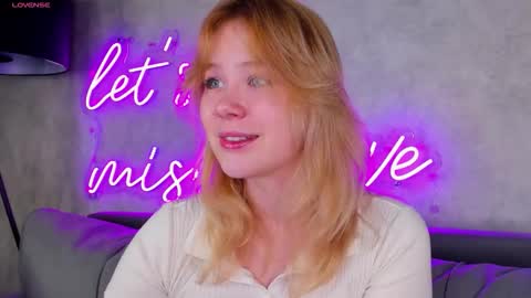 Snapshot of amy_kimberlly chatting on September 26, 12:08 am Amy online show from September 26, 12:08 am