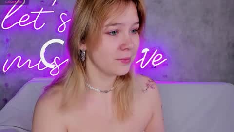 Snapshot of amy_kimberlly chatting on September 24, 11:59 pm Amy online show from September 24, 11:59 pm