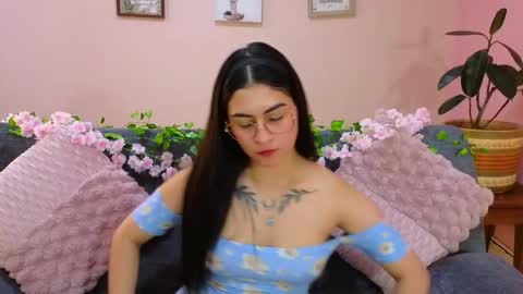Snapshot of amy_lovelydoll chatting on October 5, 11:43 pm Amy online show from October 5, 11:43 pm