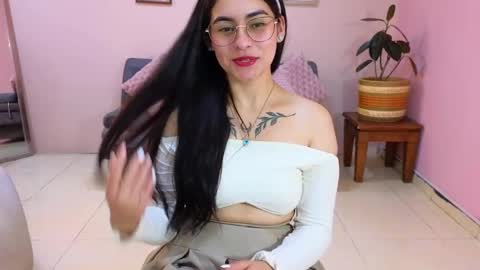 Snapshot of amy_lovelydoll chatting on October 3, 11:32 pm Amy online show from October 3, 11:32 pm