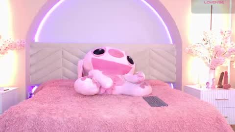 Amy online show from April 18, 7:07 pm