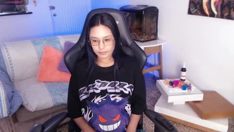 Snapshot of amy_stiward chatting on December 8, 4:50 pm Mia Cristancho online show from December 8, 4:50 pm
