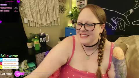 Snapshot of amyaphrodite chatting on February 28, 11:47 am Amy Aphrodite online show from February 28, 11:47 am