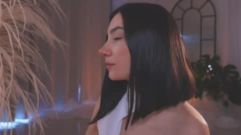 Amy Armstrong online show from November 11, 8:50 pm