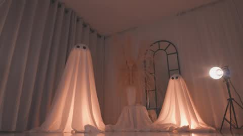 Amy Armstrong online show from October 16, 2:03 am