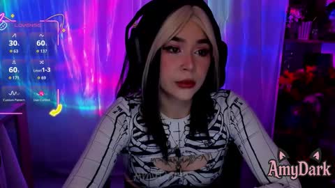 Snapshot of amydark chatting on September 18, 12:09 am Amy online show from September 18, 12:09 am