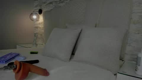 amydexter online show from May 22, 10:46 am