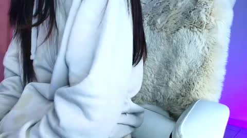 Amy ... Nice to meet u   thumb up me please its important online show from October 3, 2:05 am