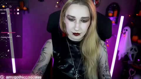 Snapshot of amywhitenessxx chatting on October 18, 11:35 am Amy switch Goddess divine Mistress online show from October 18, 11:35 am