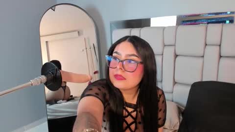 amywhitte_ online show from December 16, 7:09 pm