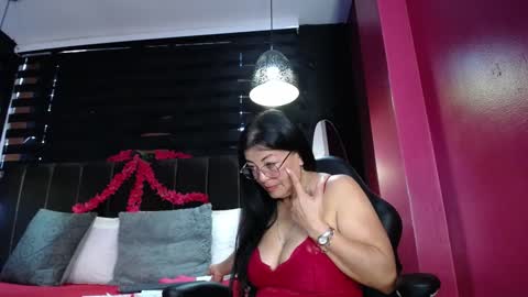 Snapshot of ana_mature_ chatting on February 6, 4:47 pm Ana online show from February 6, 4:47 pm