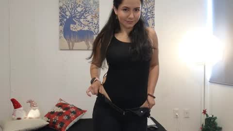 Ana Melissa online show from February 1, 9:40 pm