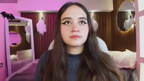 Ana online show from October 3, 8:03 pm