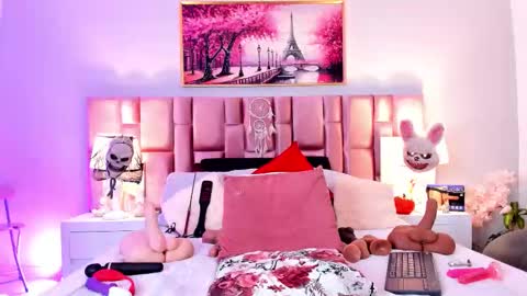 anaa_bellaa online show from October 26, 1:50 pm