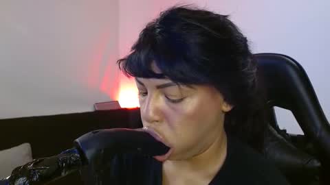 Snapshot of anabel693 chatting on February 25, 7:52 am anabel alice gandara online show from February 25, 7:52 am