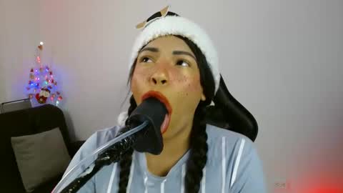 Snapshot of anabel693 chatting on December 11, 7:31 am anabel alice gandara online show from December 11, 7:31 am