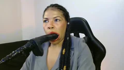 Snapshot of anabel693 chatting on January 17, 8:13 am anabel alice gandara online show from January 17, 8:13 am