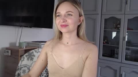 anabellaana11 online show from December 5, 10:27 am