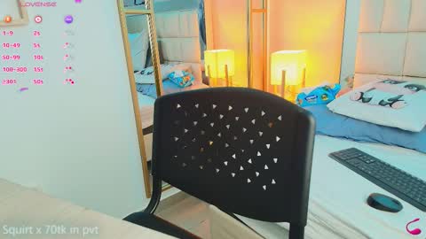 Anahi  online show from November 12, 8:07 pm