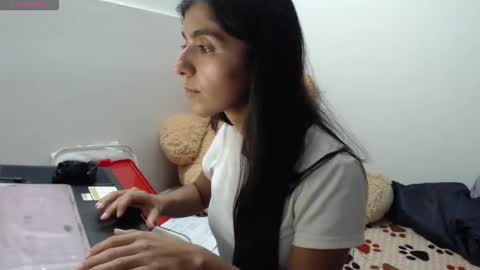 Anahi Browns online show from March 5, 10:38 pm