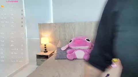 Anais online show from July 1, 7:35 pm