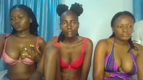Snapshot of analeia_ chatting on February 7, 2:08 am Analeia online show from February 7, 2:08 am