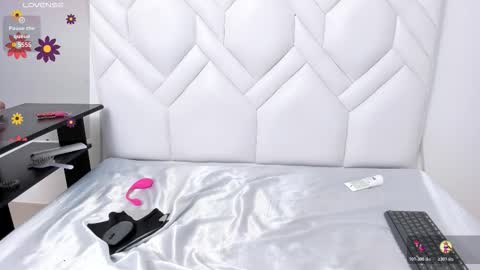 Snapshot of analia18_ chatting on October 17, 2:42 pm analia18 online show from October 17, 2:42 pm