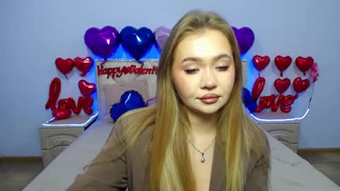 anastacyyellig online show from February 5, 8:32 am
