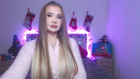 anastacyyellig online show from December 14, 6:08 am