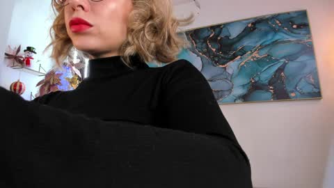 Snapshot of anastalin chatting on December 18, 4:17 pm Ana Stalin online show from December 18, 4:17 pm