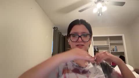 anditspinkxo online show from June 15, 4:34 am