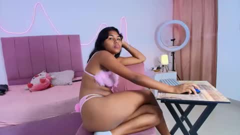 andre_lezcano online show from April 14, 10:10 pm