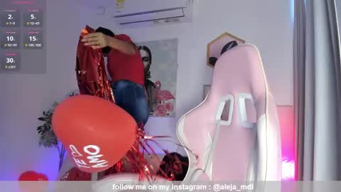 Snapshot of andre_sky_ chatting on February 8, 9:46 pm A l e online show from February 8, 9:46 pm