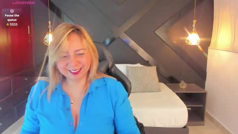 A N D R E online show from March 15, 3:30 am