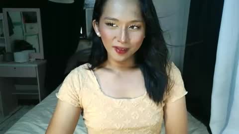 yanie online show from December 5, 1:38 am