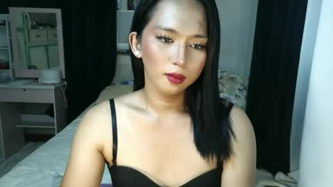 yanie online show from November 19, 4:01 am