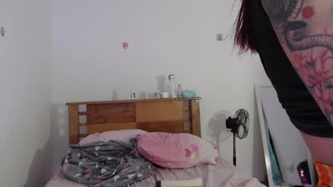 Andrea online show from December 17, 6:53 pm