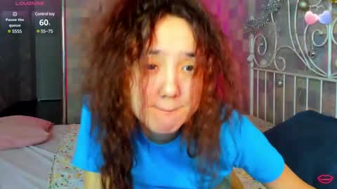 Snapshot of andrea_svel chatting on January 6, 9:43 pm Andrea hereGMT7Mon Tue Wen ThFri Sat Su 0300am-0900am. online show from January 6, 9:43 pm